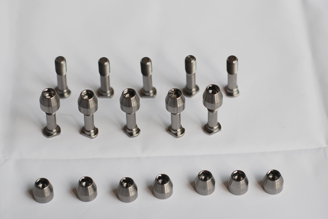 鈦螺絲規格多，可定制.jpg